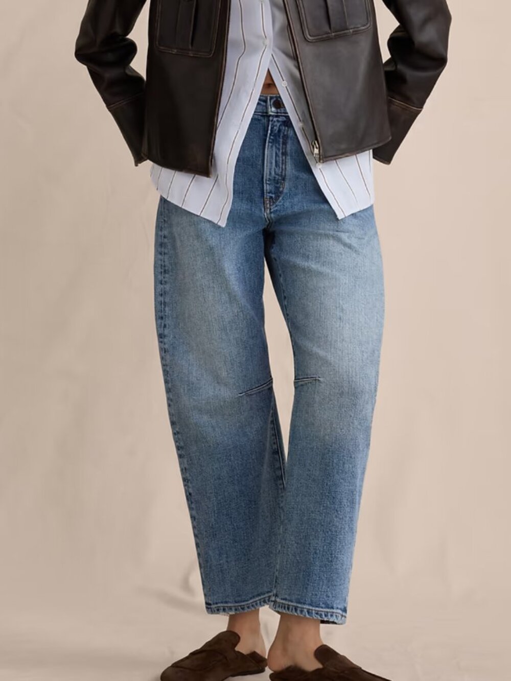 Banana RepublicMid-Rise Barrel Ankle Jean Color Light Wash
